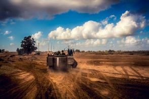 תמונה מאחד האימונים בצאלים צולם מתוך נגמש הפיקוד בנסיעה לכבוש את היעדים