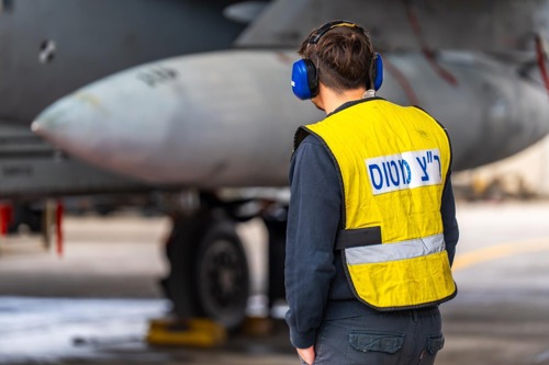 صور من غرفة عمليات سلاح الجو