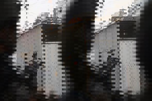 VidĂ©o sur l’unitĂ© Magellan Ă l’ouest de Khan Yunis avec un chien Oketz qui a aidĂ© Ă l’Ă©limination d’un terroriste VidĂ©o sur l’unitĂ© Magellan Ă l’ouest de Khan Yunis avec un chien Oketz qui a aidĂ© Ă l’Ă©limination d’un terroriste - Infos-Israel.News