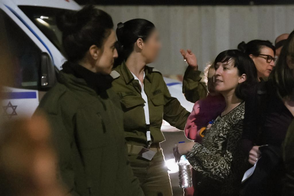 Adi and Yahel Shoham being released after 50 days of captivity